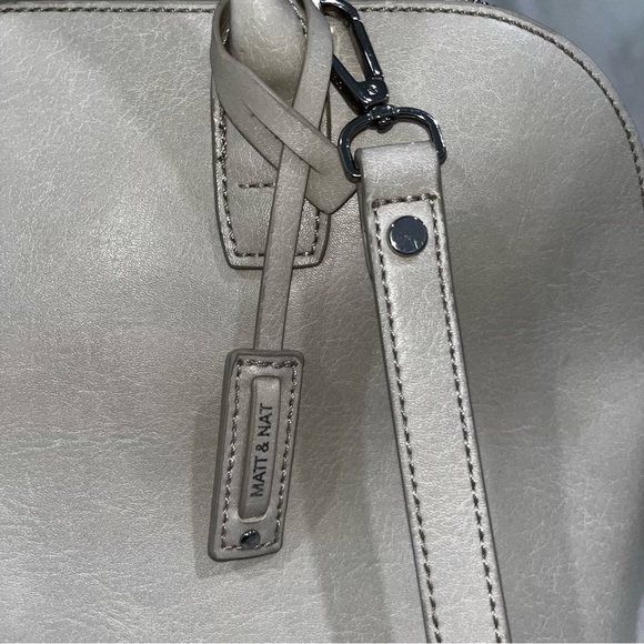 Matt & Nat vegan leather purse - Gessi Satchel - Picture 5 of 7